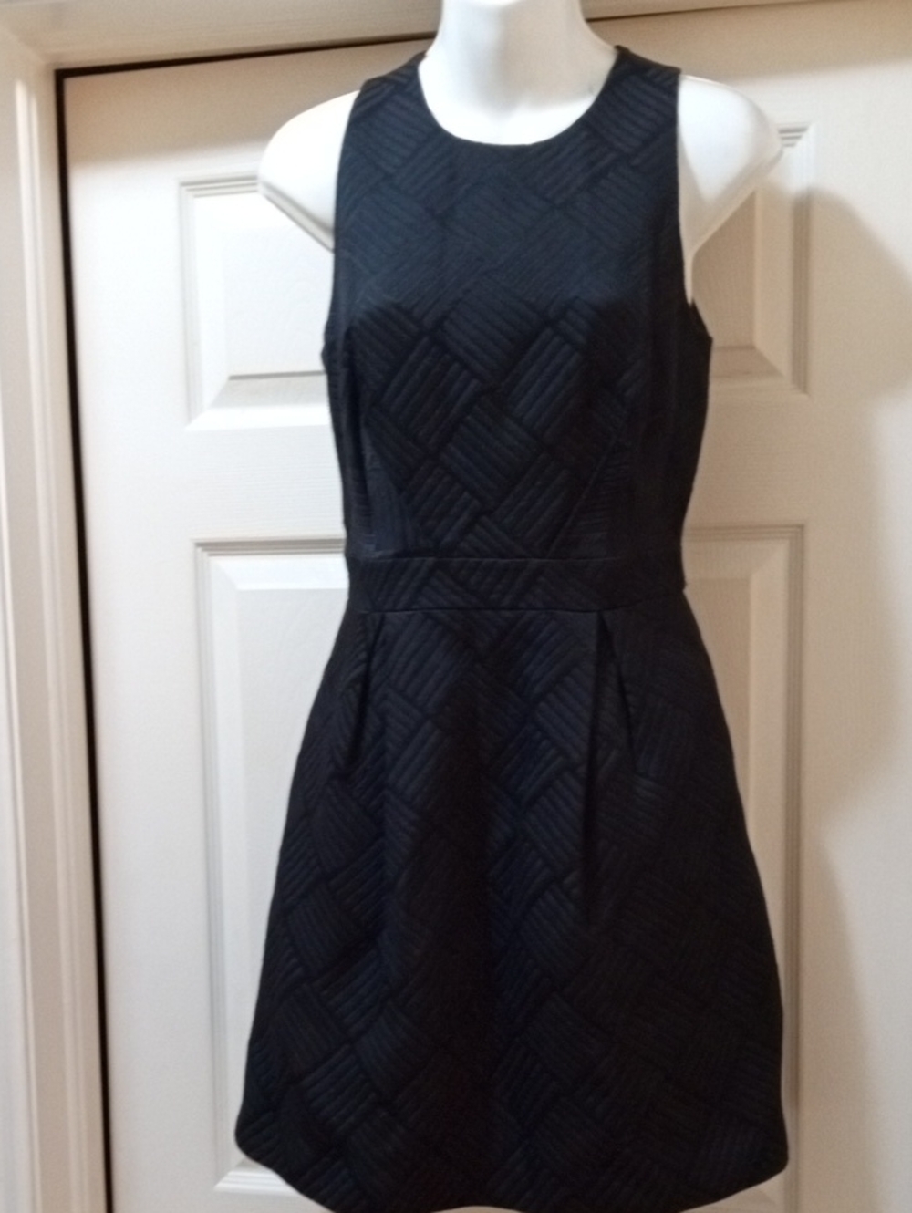 RW&CO. Black Textured Sleeveless Fit-and-Flare Dress